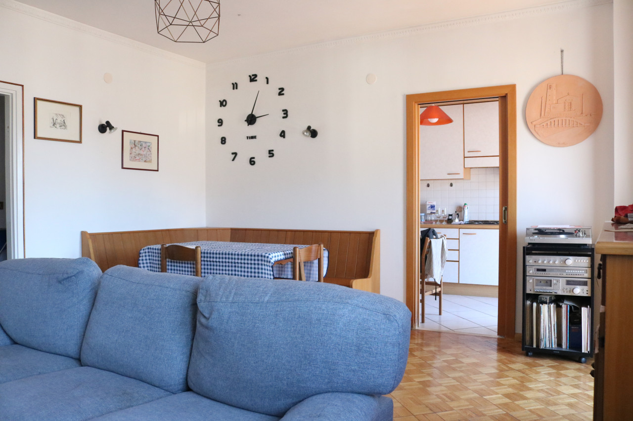 AV25044 - PENTALOCALE PIANO ALTO - Bolzano - Via Castel Flavon - Küepachweg