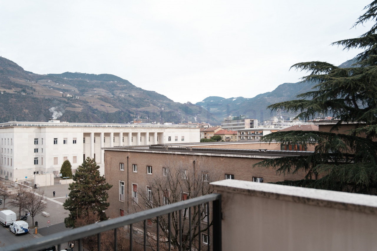 Ampio trilocale penultimo piano zona Tribunale - AV26003 - Viale Amedeo Duca d'Aosta - Amedeo-Duca-D'Aosta-Allee